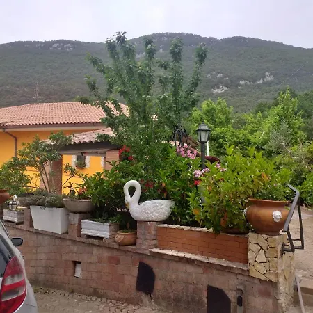 Sotto Al Bosco Bed and breakfast Trentinara